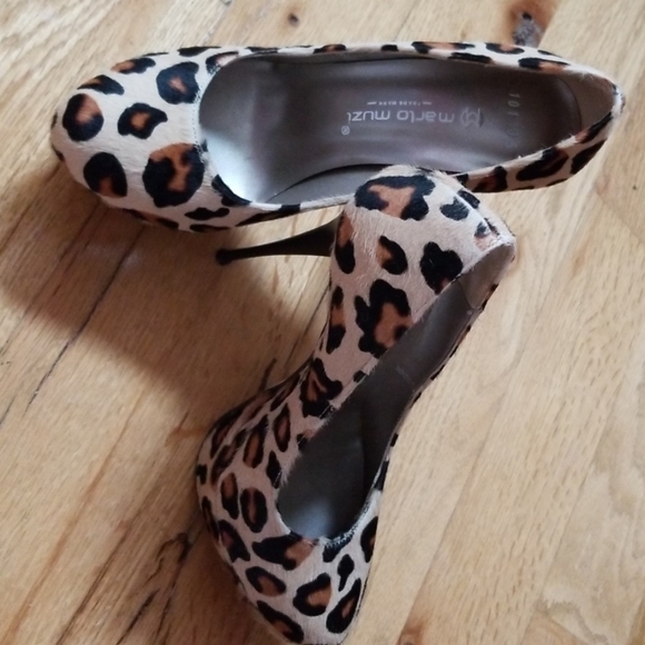 Women shoes-heels - Picture 1 of 2